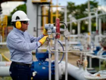 INGENIERO ESTACION MARIQUITA TRABAJANDO