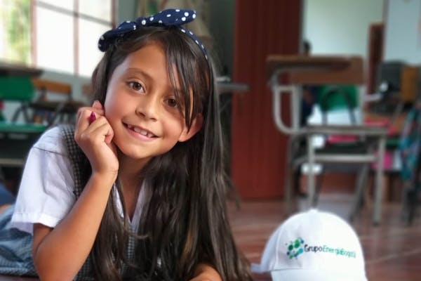 Sofía Bermúdez, una de las beneficiadas con los kits escolares del Grupo Energía Bogotá en Supatá (Cundinamarca).