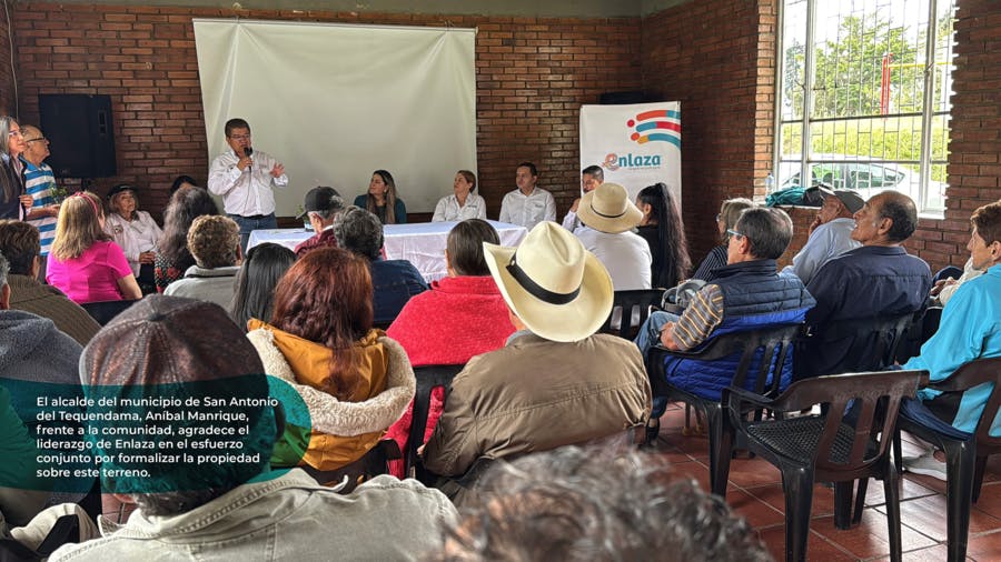 3c4d2ee2c734-Entrega-Predio-habla-alcalde